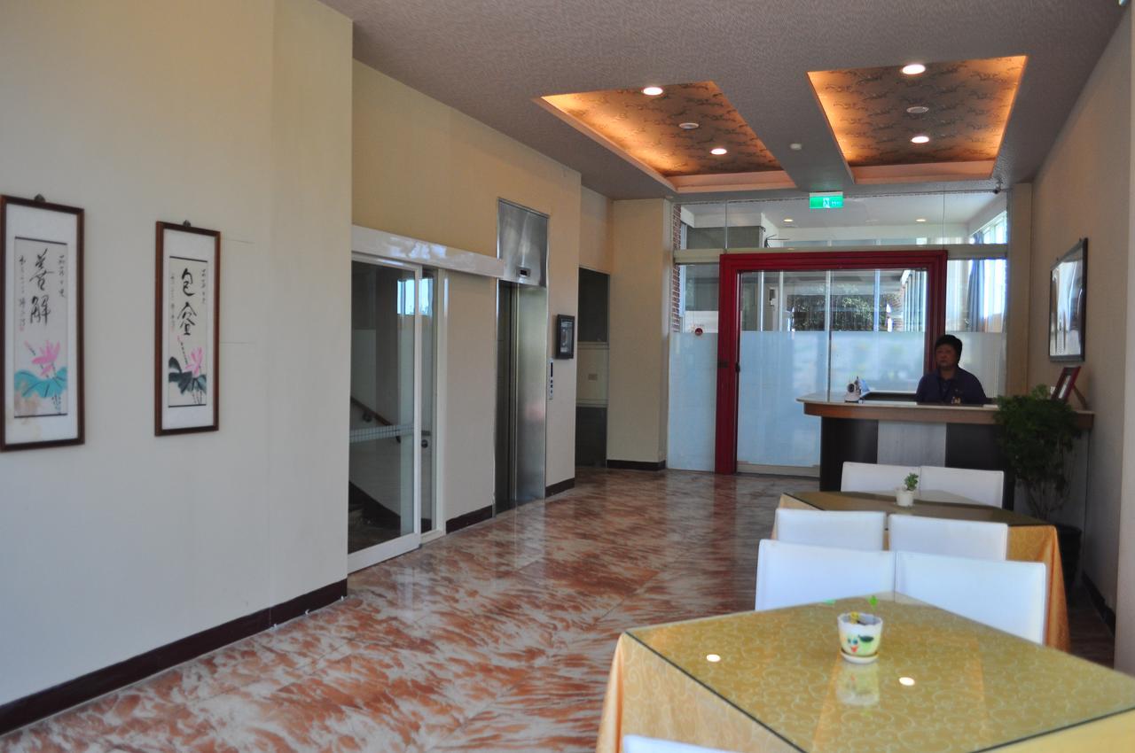 Fly House Backpacker Guesthouse Hualien stad Exteriör bild