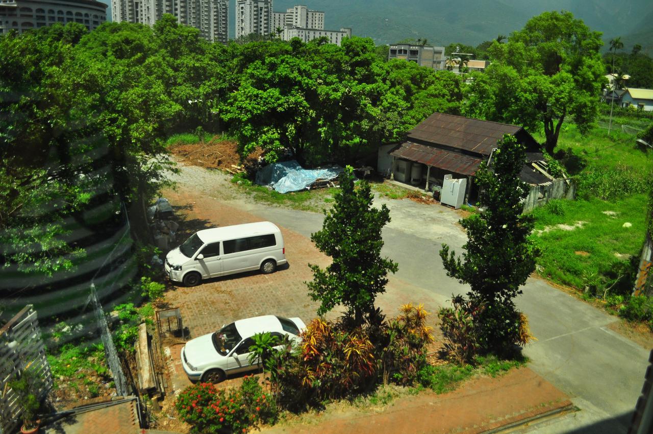 Fly House Backpacker Guesthouse Hualien stad Exteriör bild