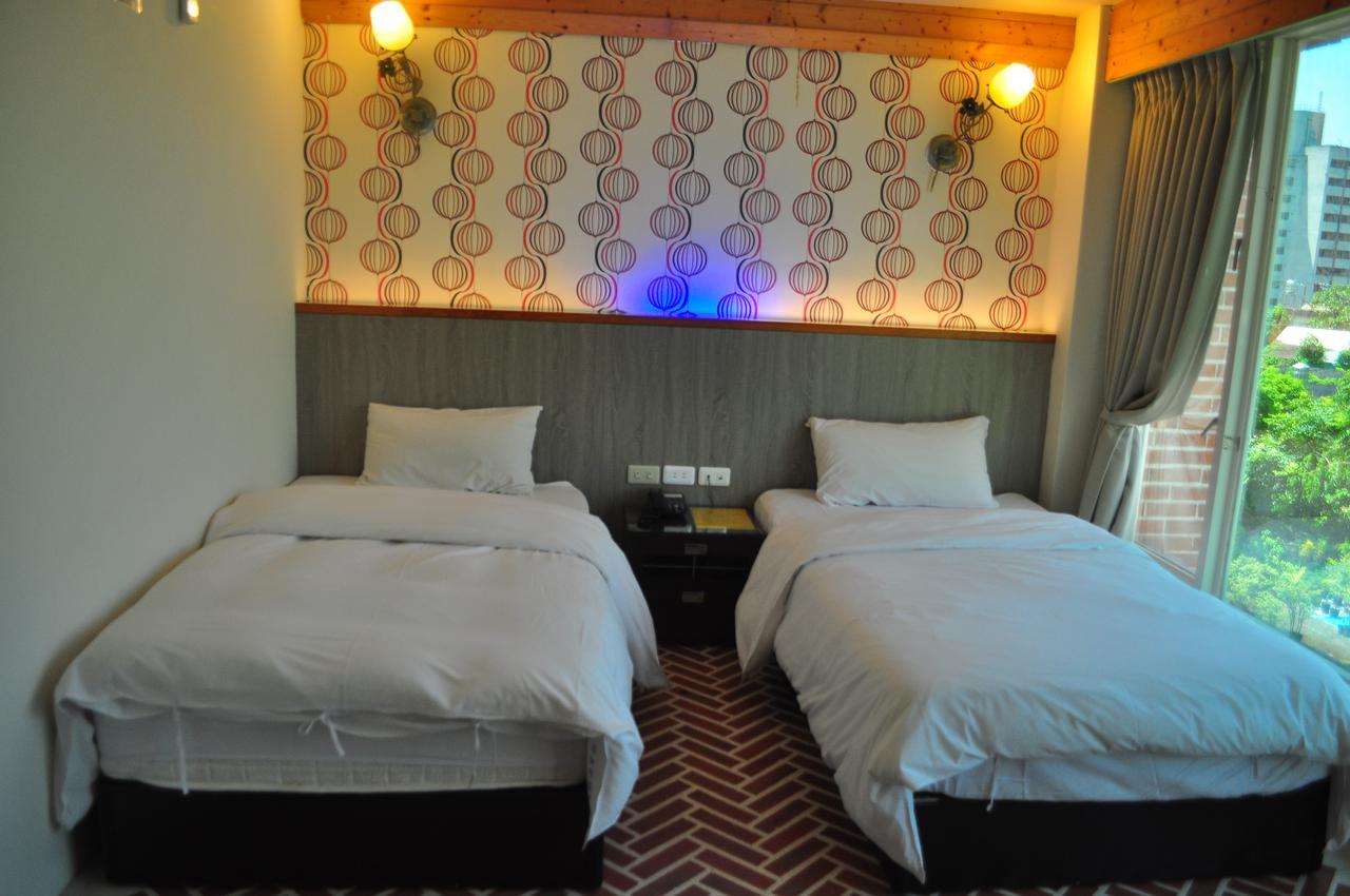 Fly House Backpacker Guesthouse Hualien stad Exteriör bild
