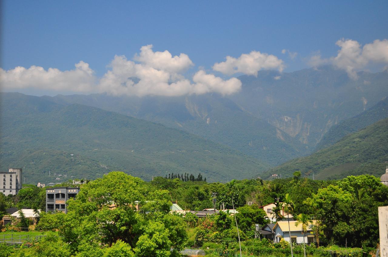 Fly House Backpacker Guesthouse Hualien stad Exteriör bild