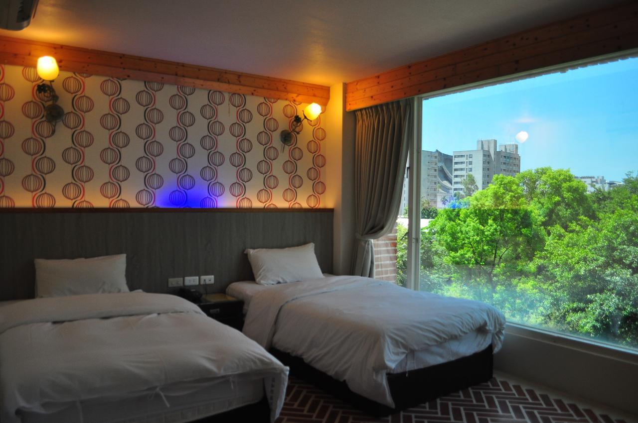 Fly House Backpacker Guesthouse Hualien stad Exteriör bild