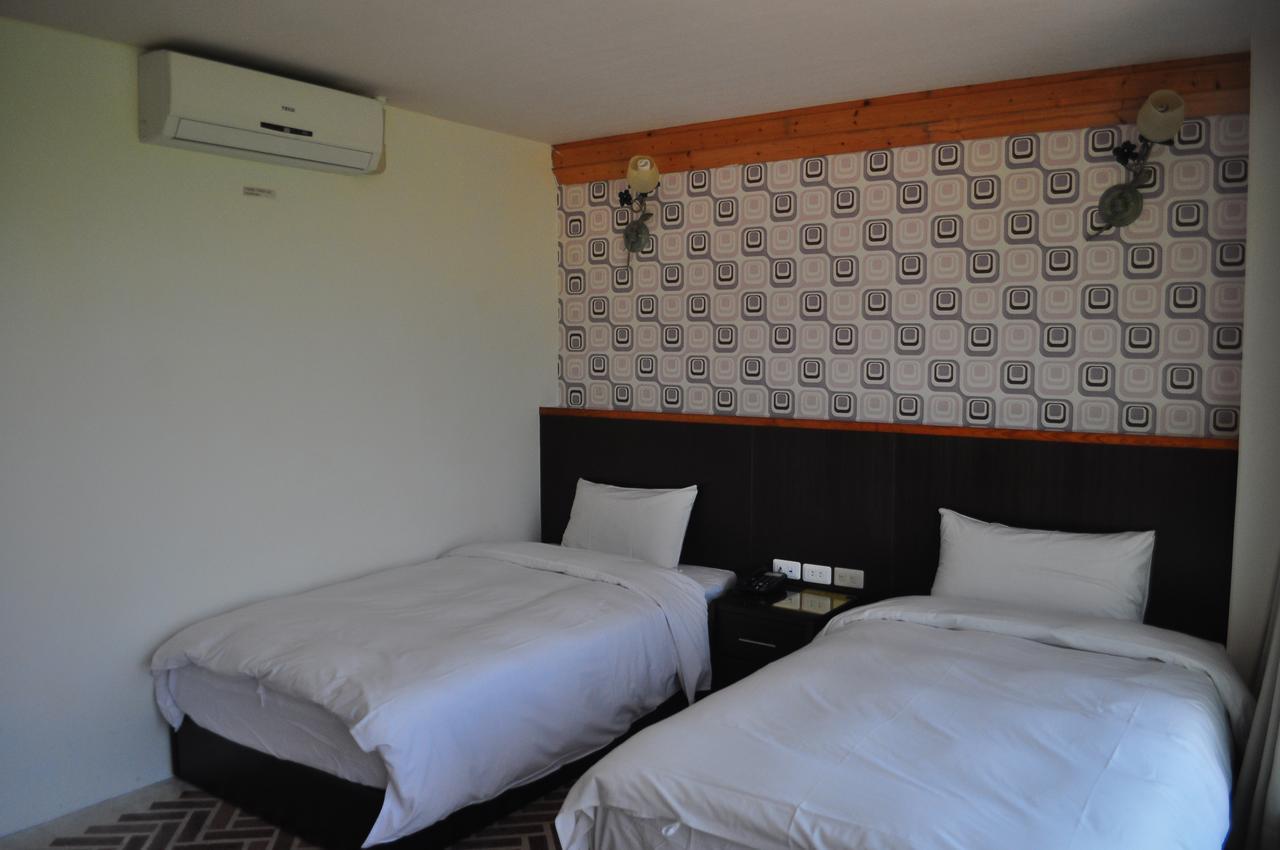 Fly House Backpacker Guesthouse Hualien stad Exteriör bild